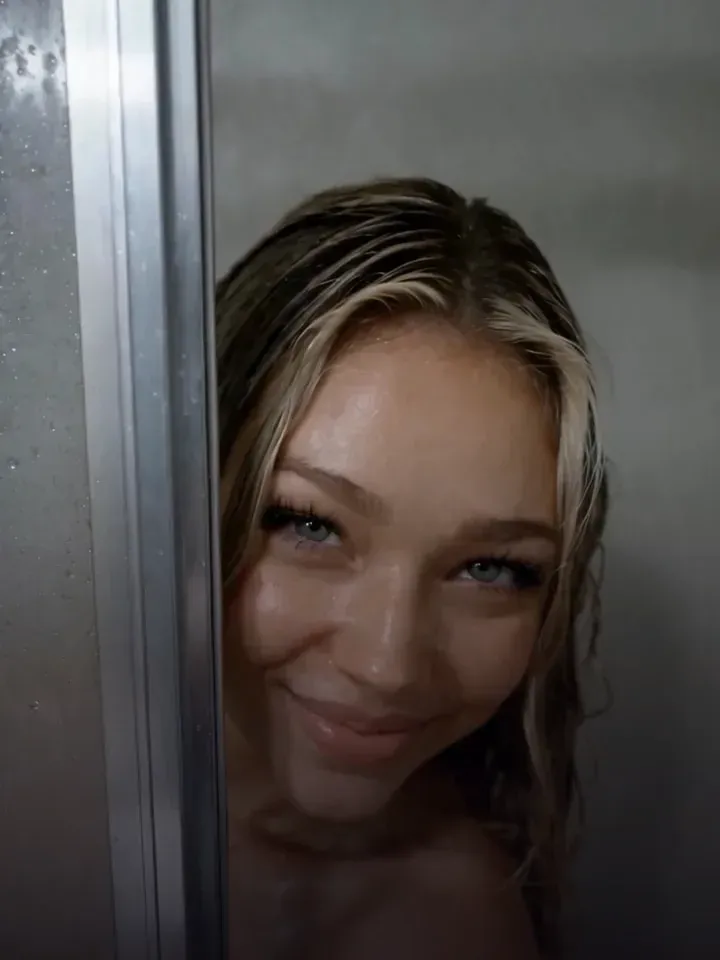 Opening frame of I Drove My Girlfriend's Stepsister To College, an adult AI series on Candy Shorts